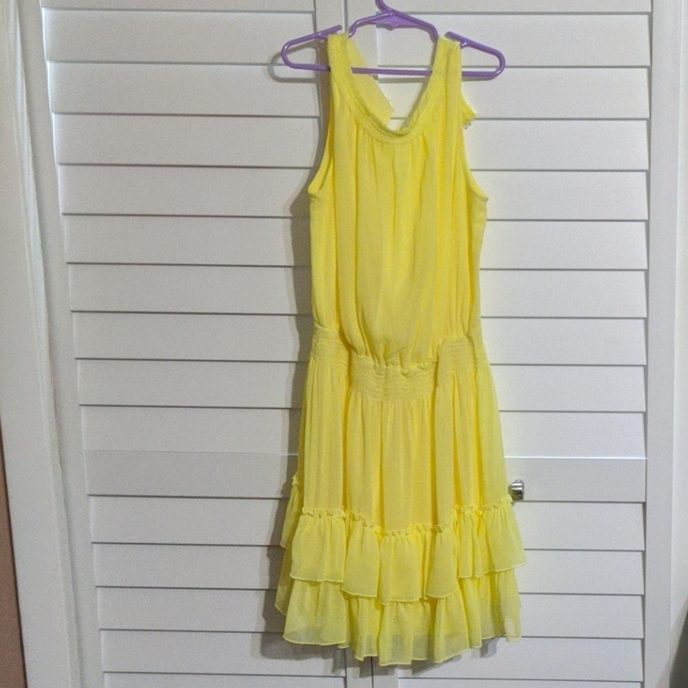 Yellow dress